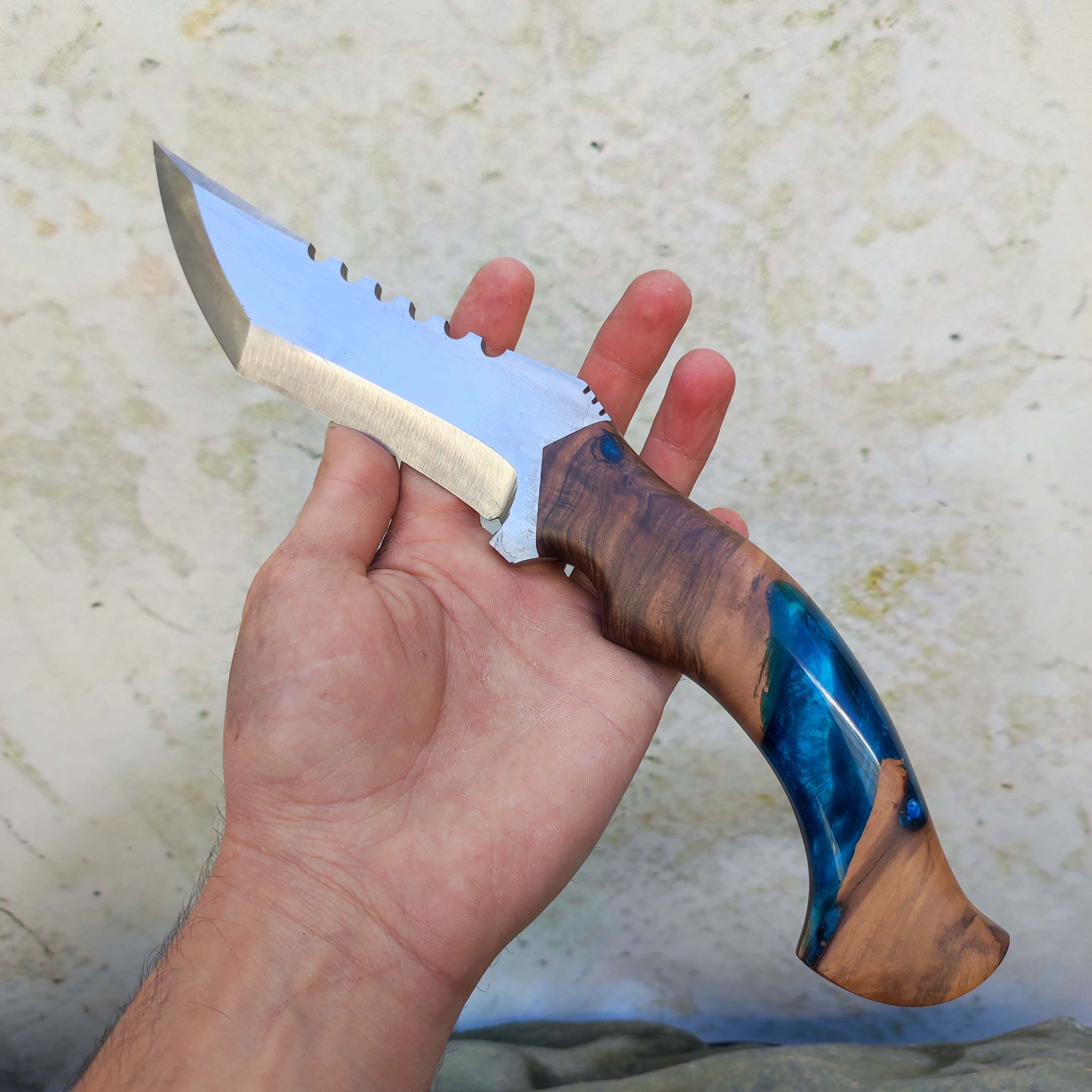 چاقو کمپینگ و طبیعت گردی با تیغه فولاد فنر